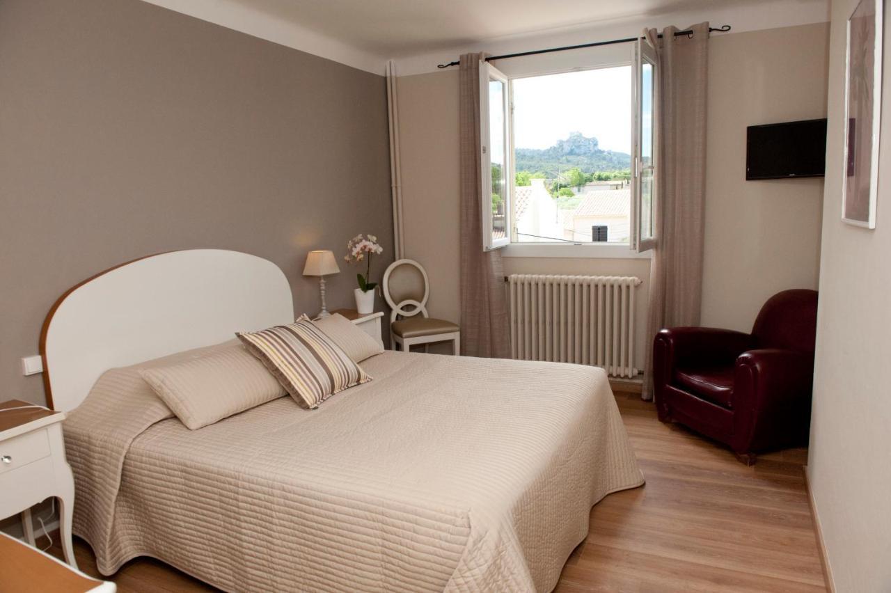 Le Castelet Des Alpilles Hotel