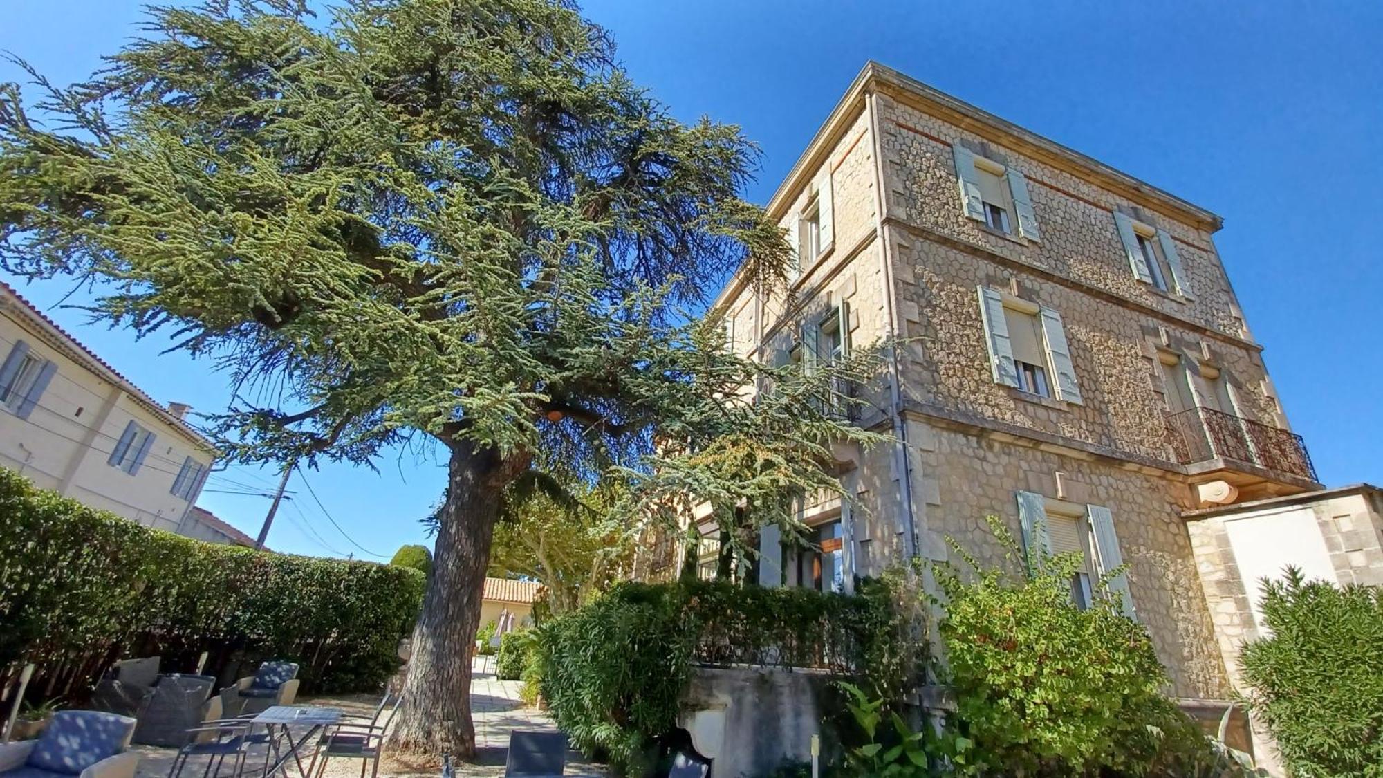 Le Castelet Des Alpilles Hotel