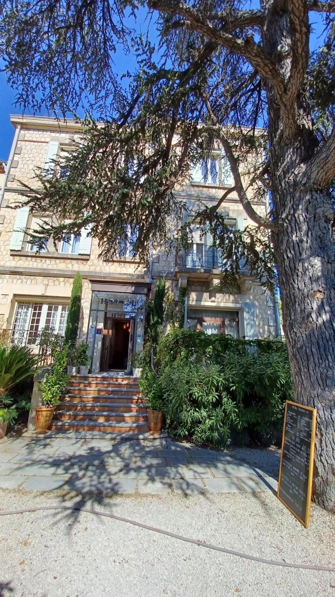 Le Castelet Des Alpilles Hotel