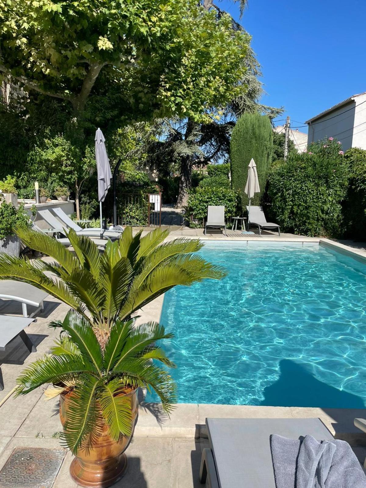 Le Castelet Des Alpilles