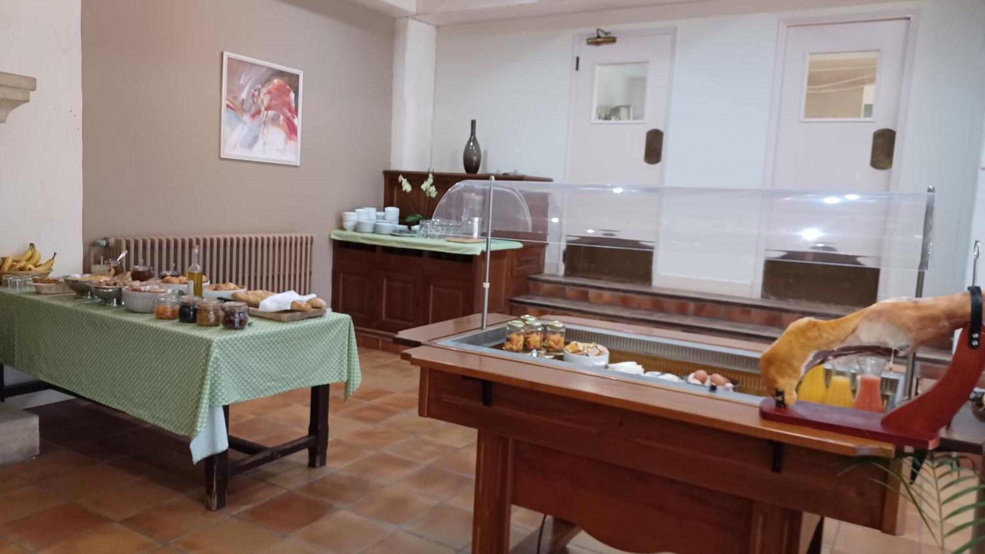 Le Castelet Des Alpilles Hotel
