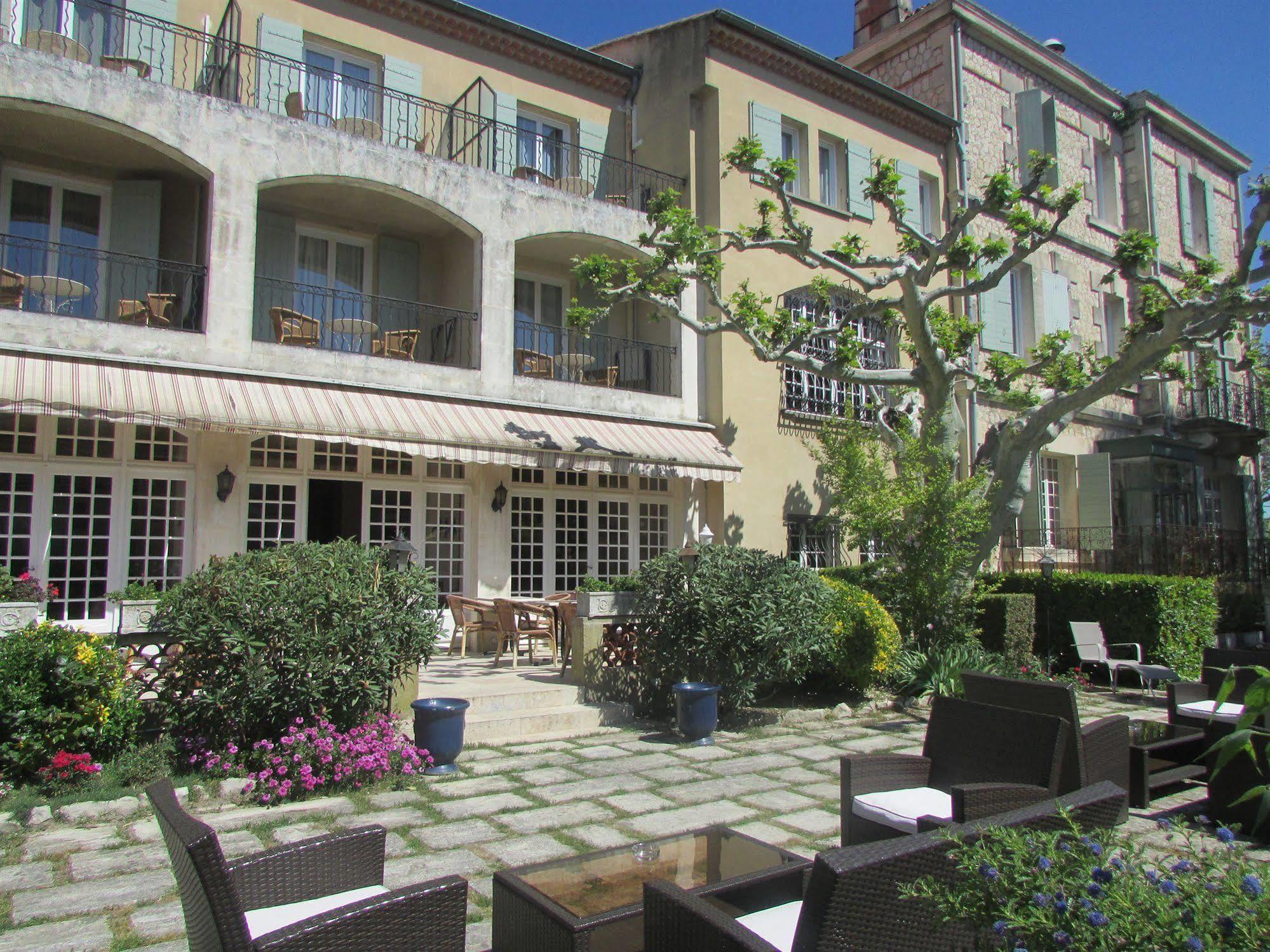 Le Castelet Des Alpilles Hotel