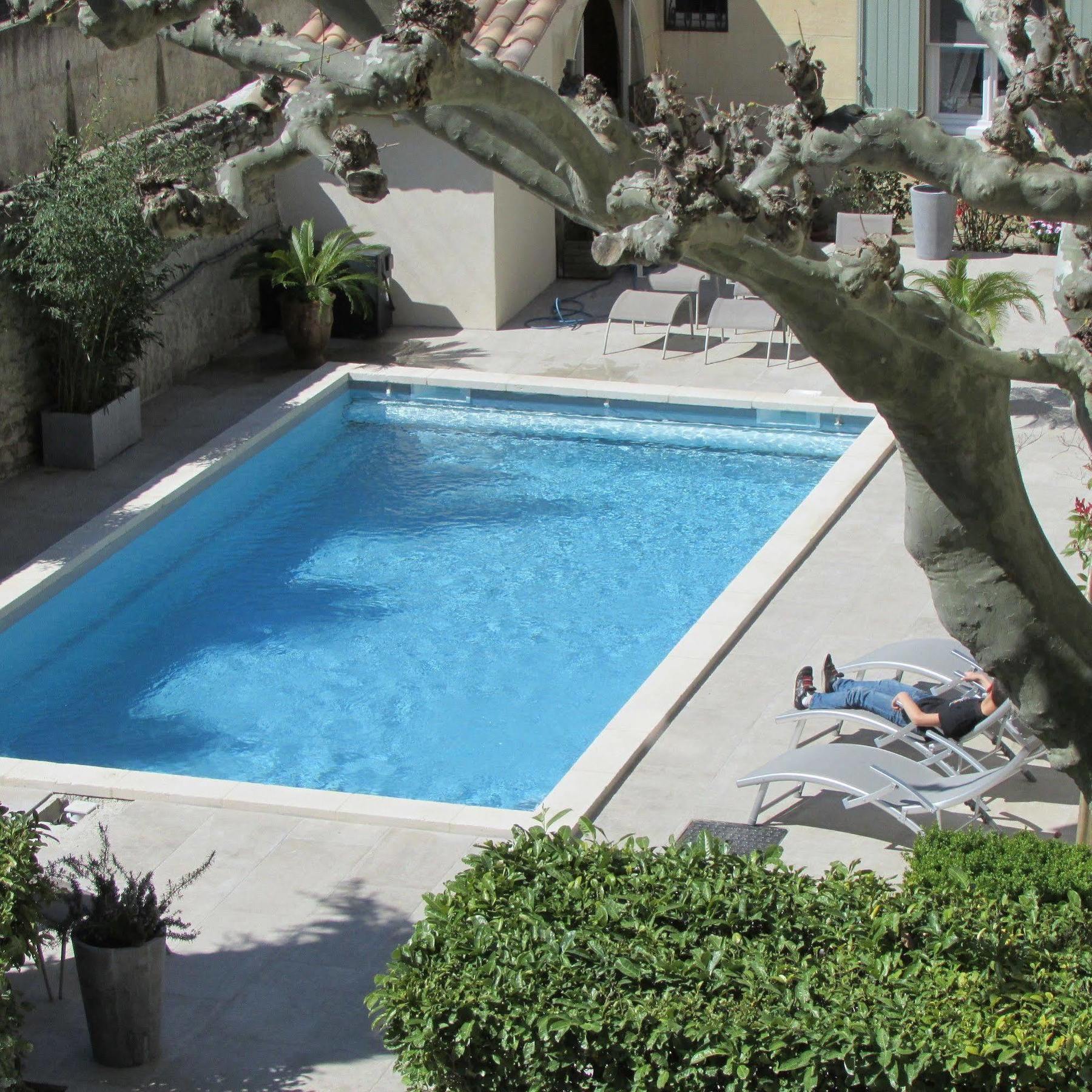 Le Castelet Des Alpilles
