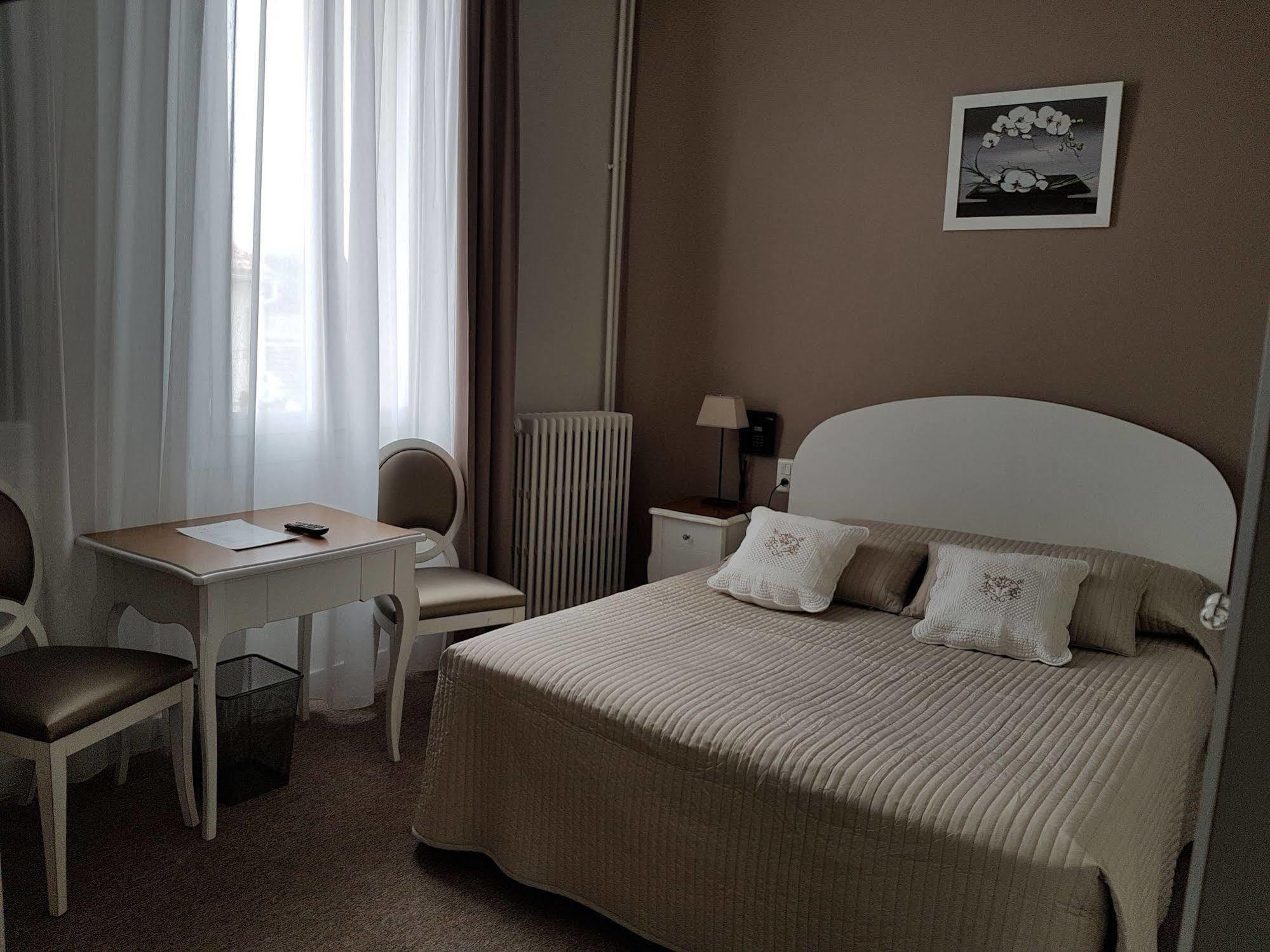 Hotel Le Castelet Des Alpilles 3*