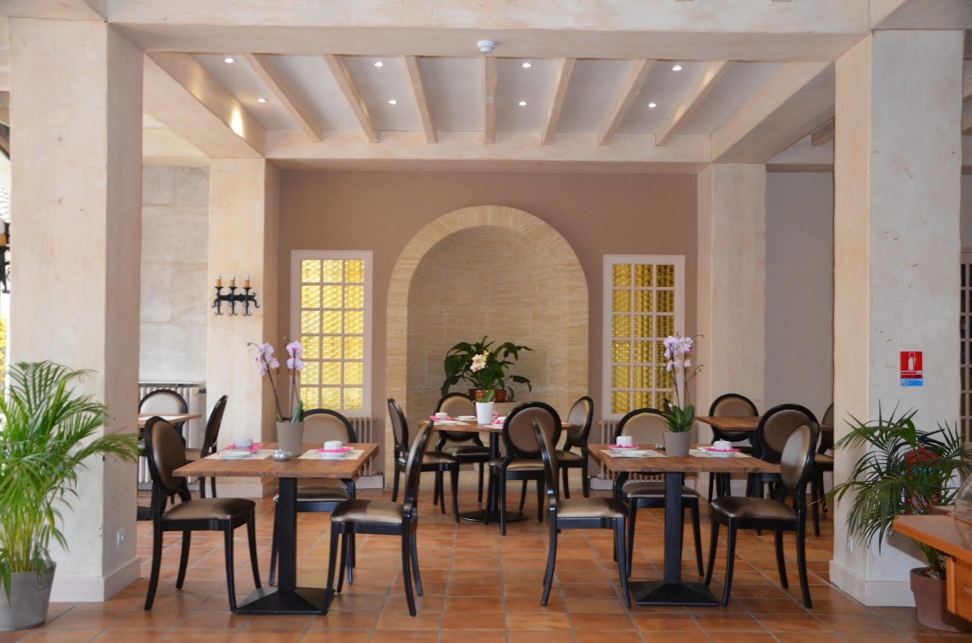 Hotel Le Castelet Des Alpilles 3*